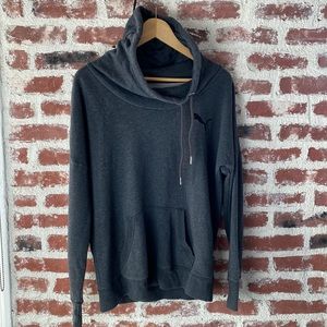 Grey PUMA hoodie. Size: M